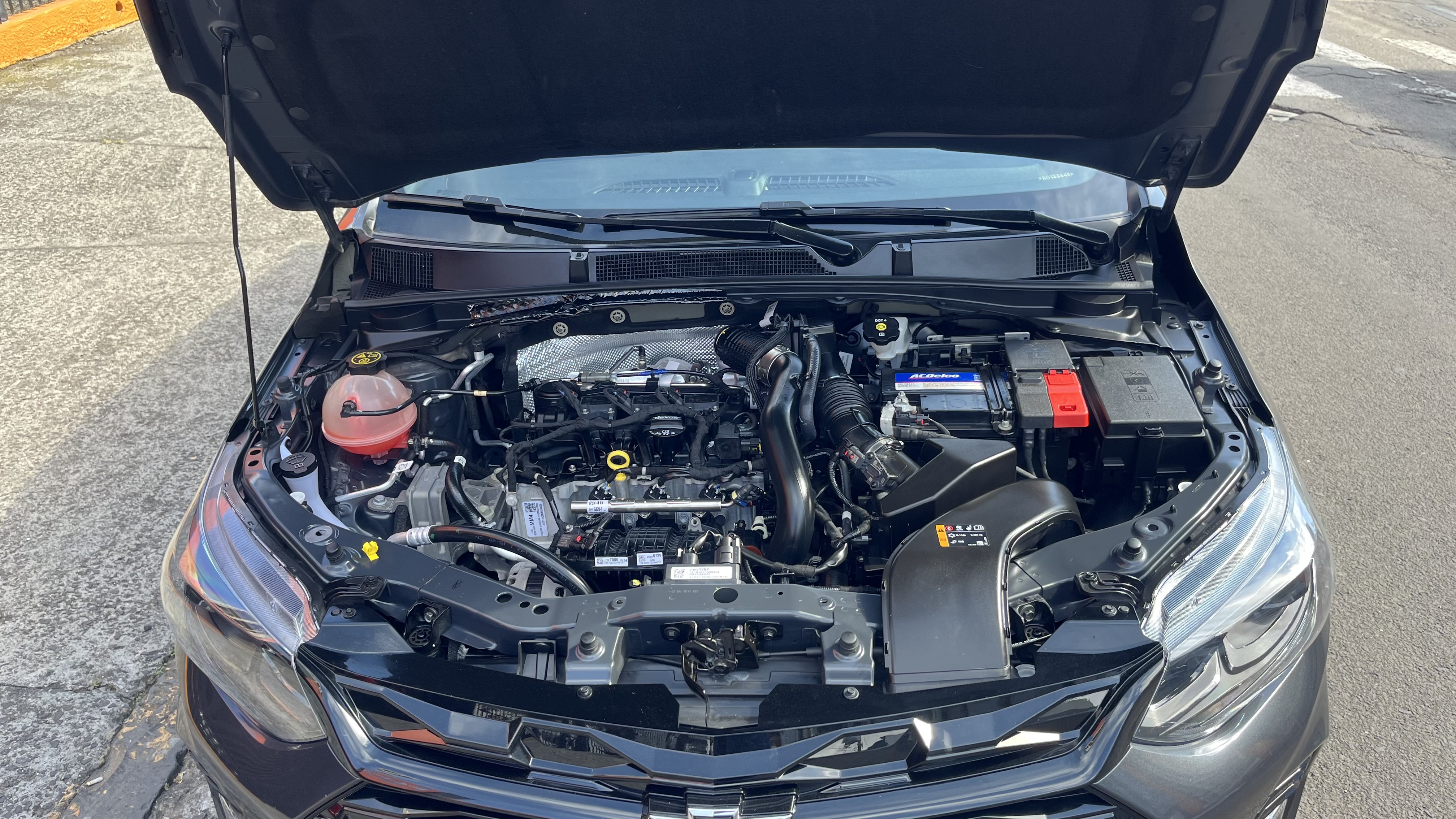 GM - Chevrolet ONIX HATCH RS 1.0 TB 12V Flex 5p Aut. - foto 4