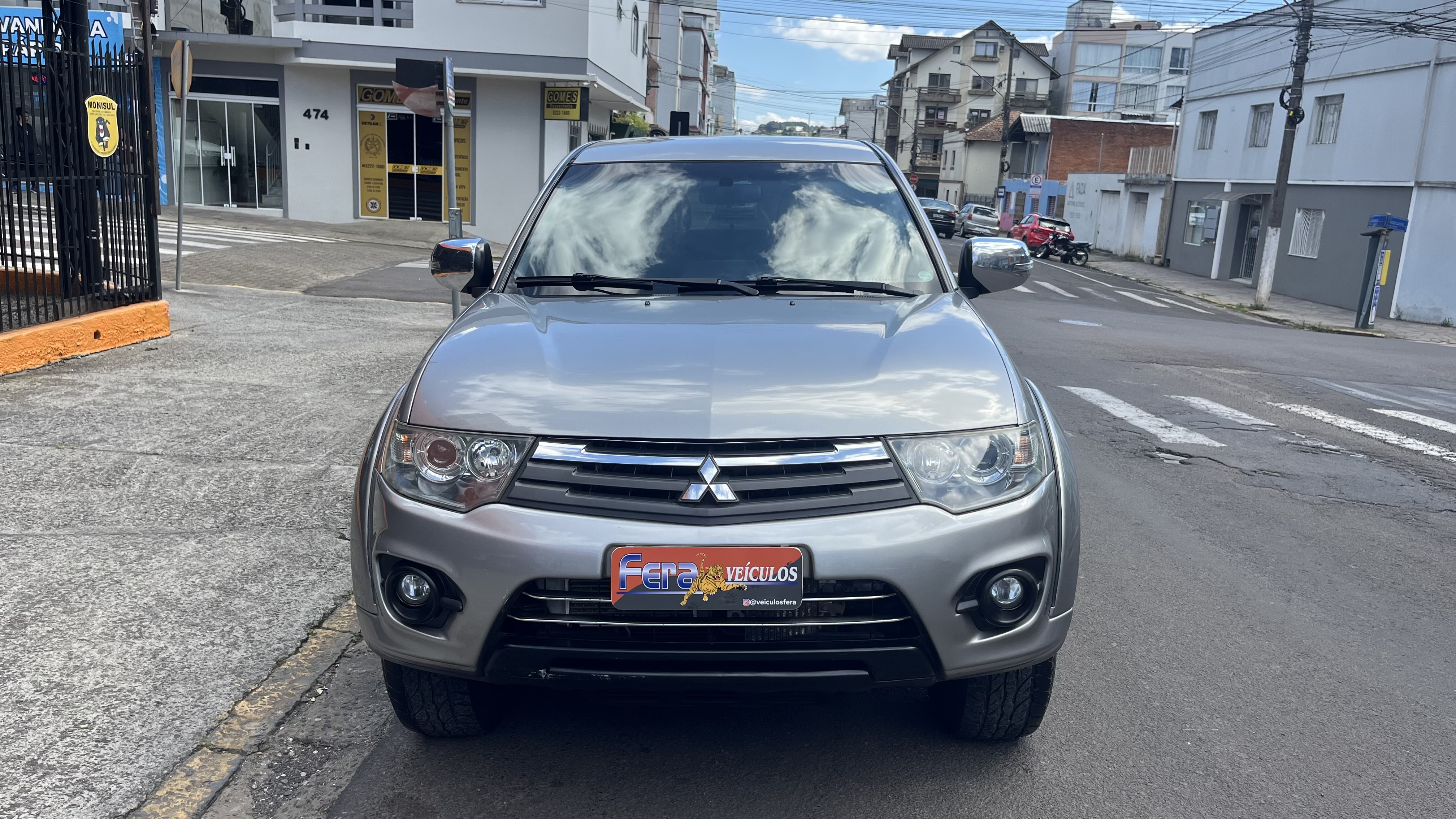 Mitsubishi L200 TRITON HPE 3.2 CD Int. 4X4 Diesel Aut - foto 2