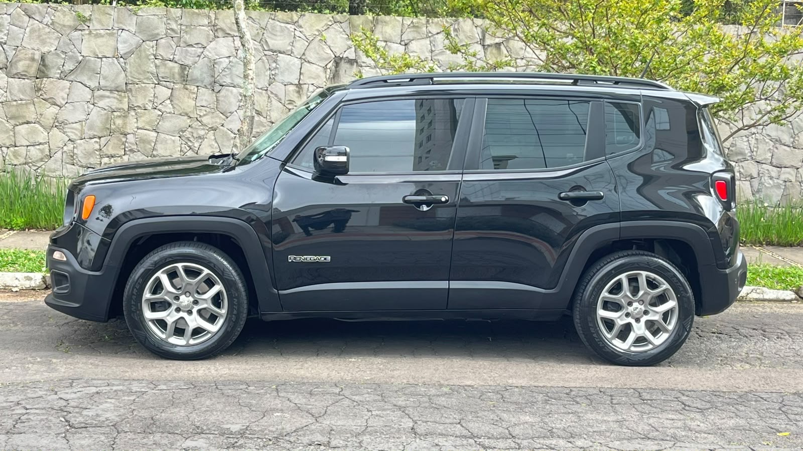 Jeep Renegade 1.8 Longitude 4X2 Flex 16V Aut - foto 3